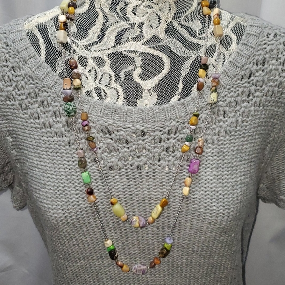 Handmade colored stone necklace. - Picture 2 of 3